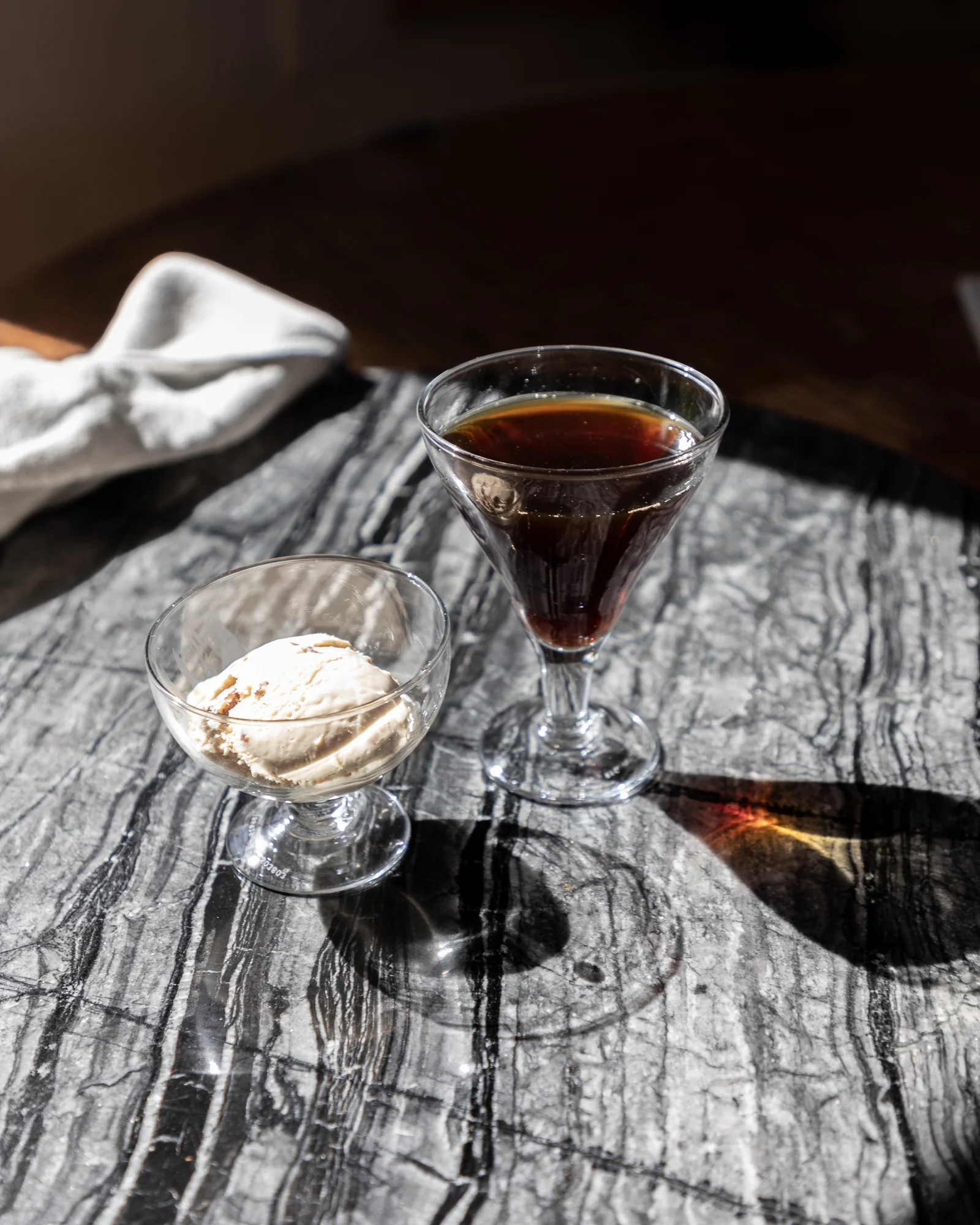 BLOWN GLASS DESSERT CUP / TRIANGLE - Image 4