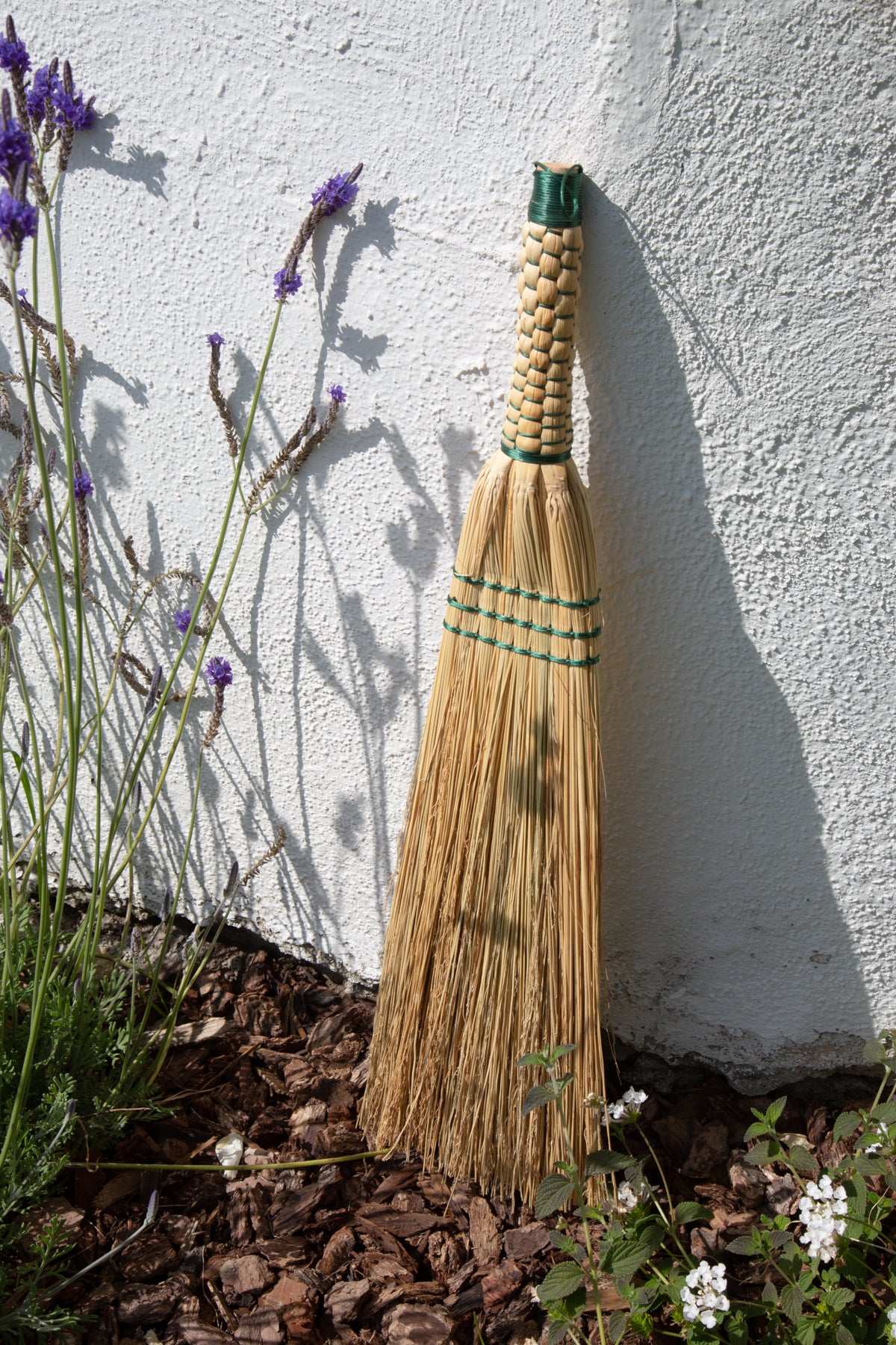 HAND BROOM - GREEN - Image 3