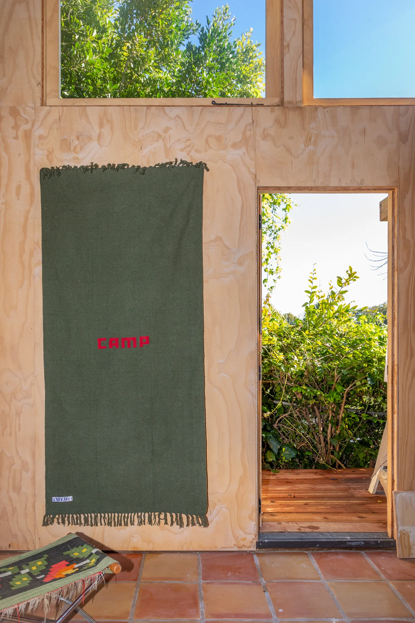 HANDLOOMED RECYCLE YARN CAMP RUG - Image 7