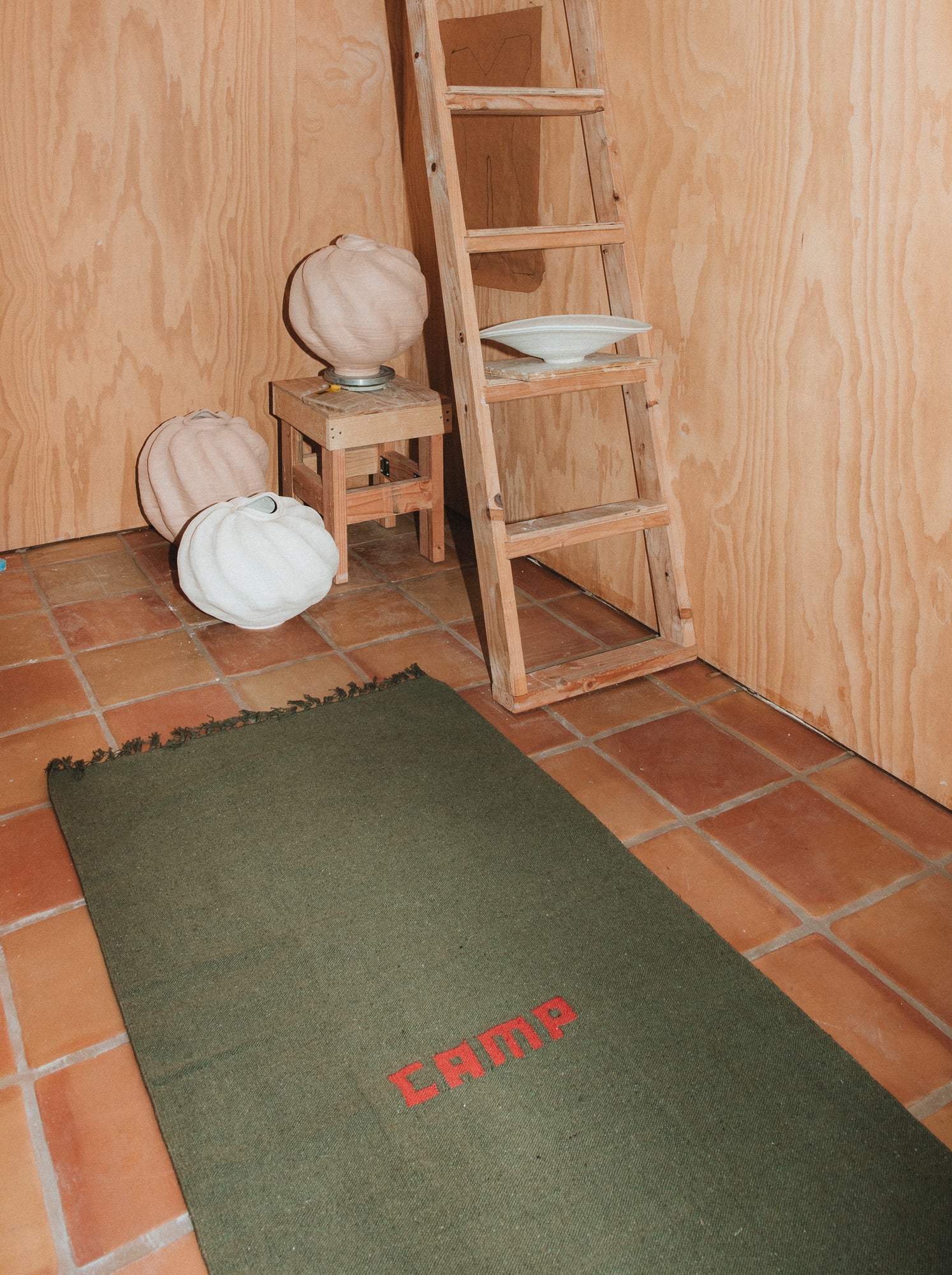 HANDLOOMED RECYCLE YARN CAMP RUG - Image 8