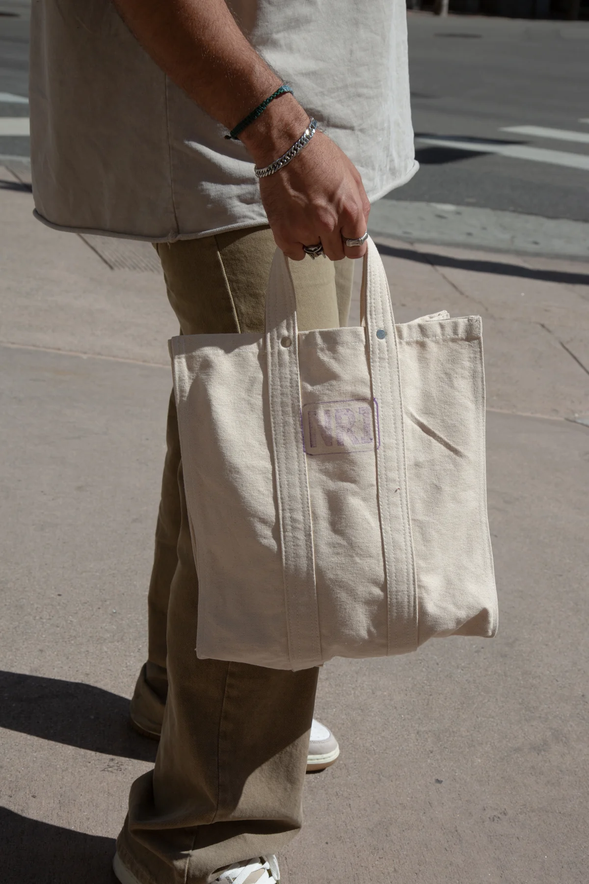 LABOUR TOTE BAG - Image 3