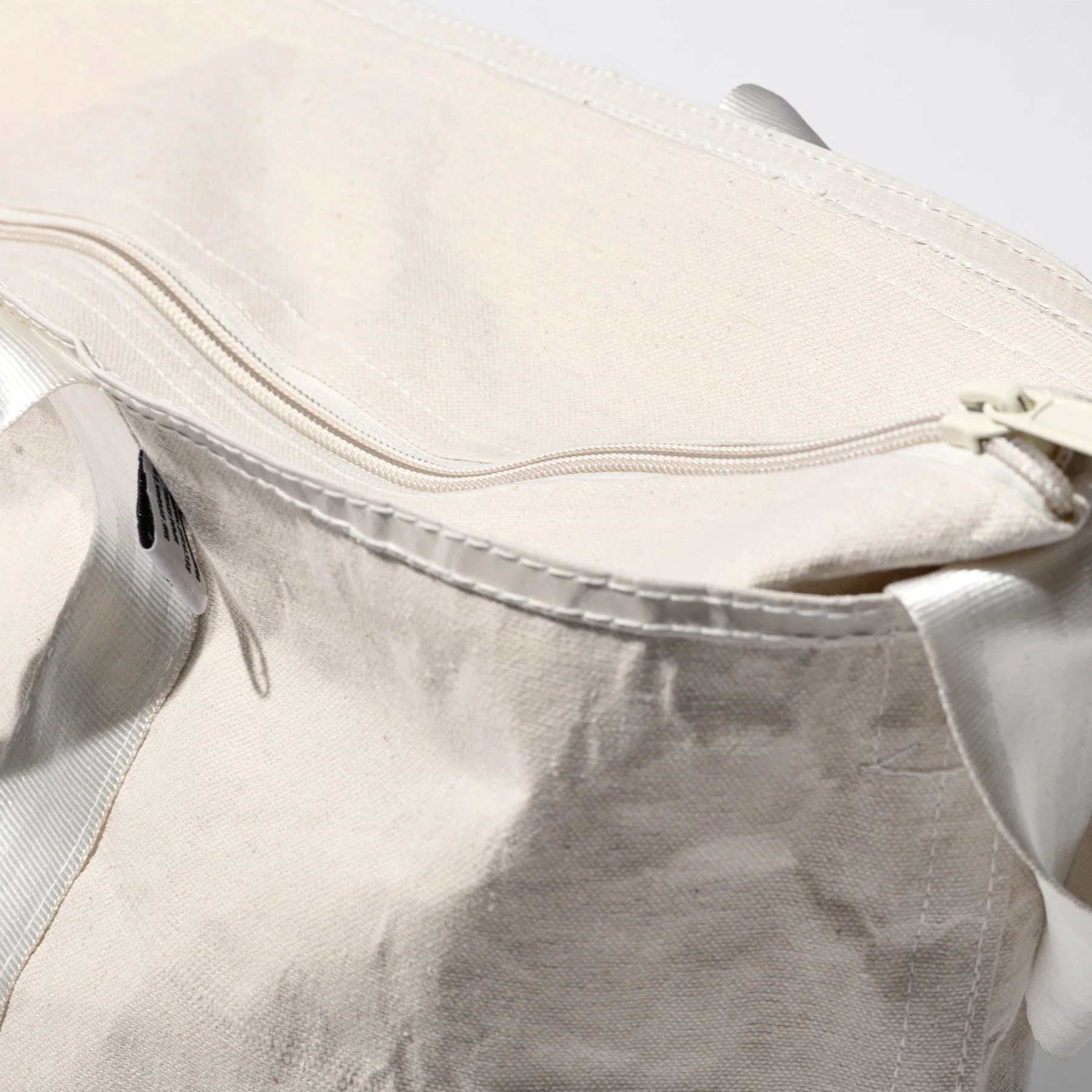 Laminated Fabric X Vintage Fabric Bag - Image 8