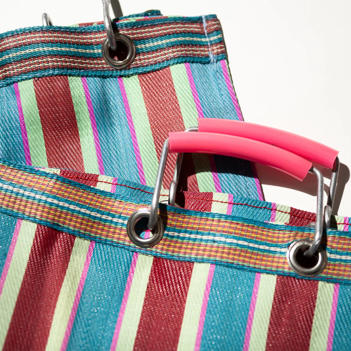 RECYCLED PLASTIC STRIPE BAG - Square - Image 15