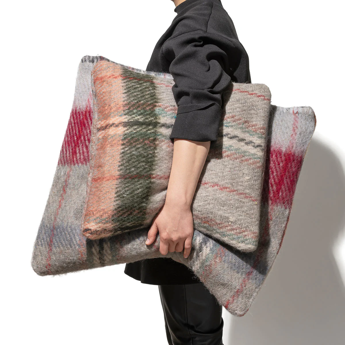 RECYCLED WOOL MIX CUSHION COVER 60 x 60 / Assorted Color - Image 2