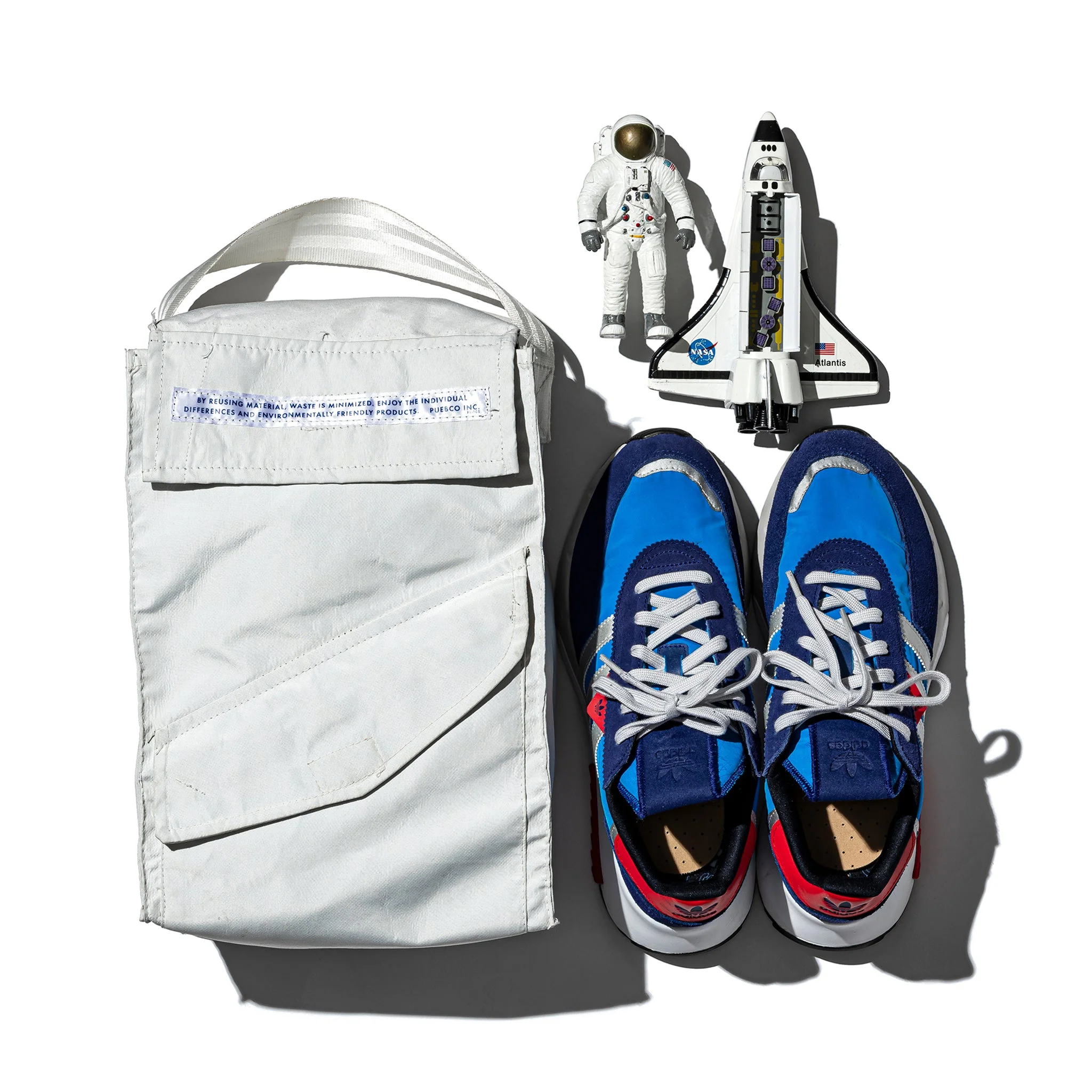 Snow Jacket Converted To Shoes Bag - Image 4