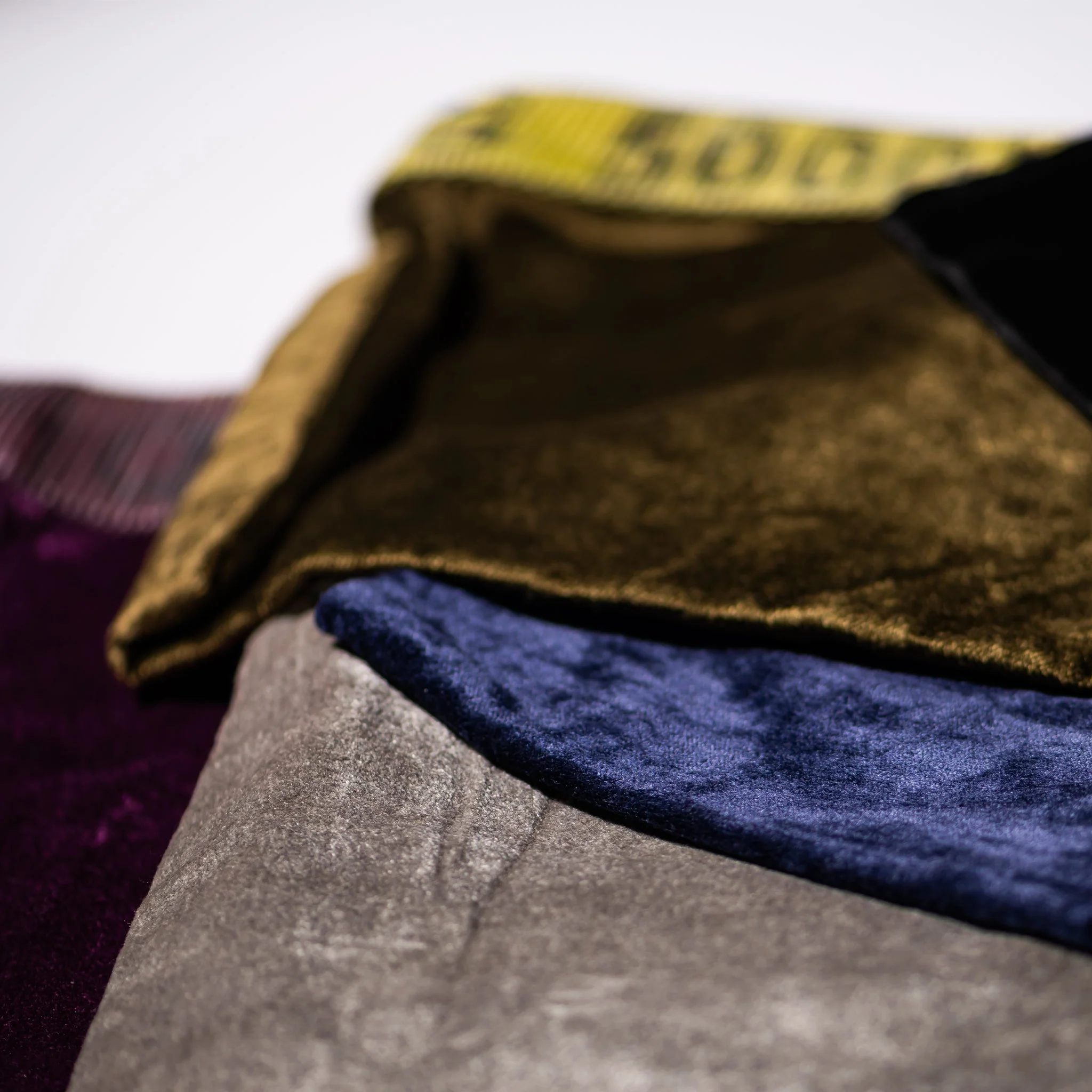 VINTAGE SLING BELT POUCH - Image 19